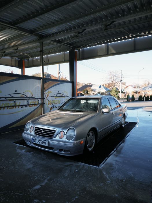 Mercedes Benz E220 w210