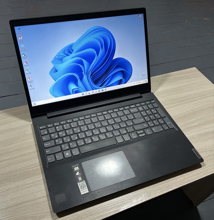 Почти новый Lenovo ideapad SSD Ноутбук для работы и учебы