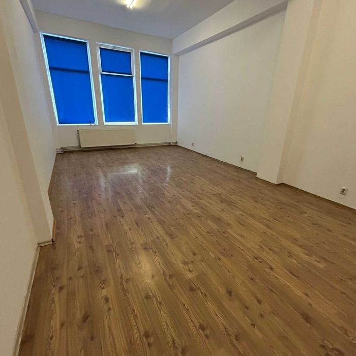 Spatii, Birouri de inchiriat