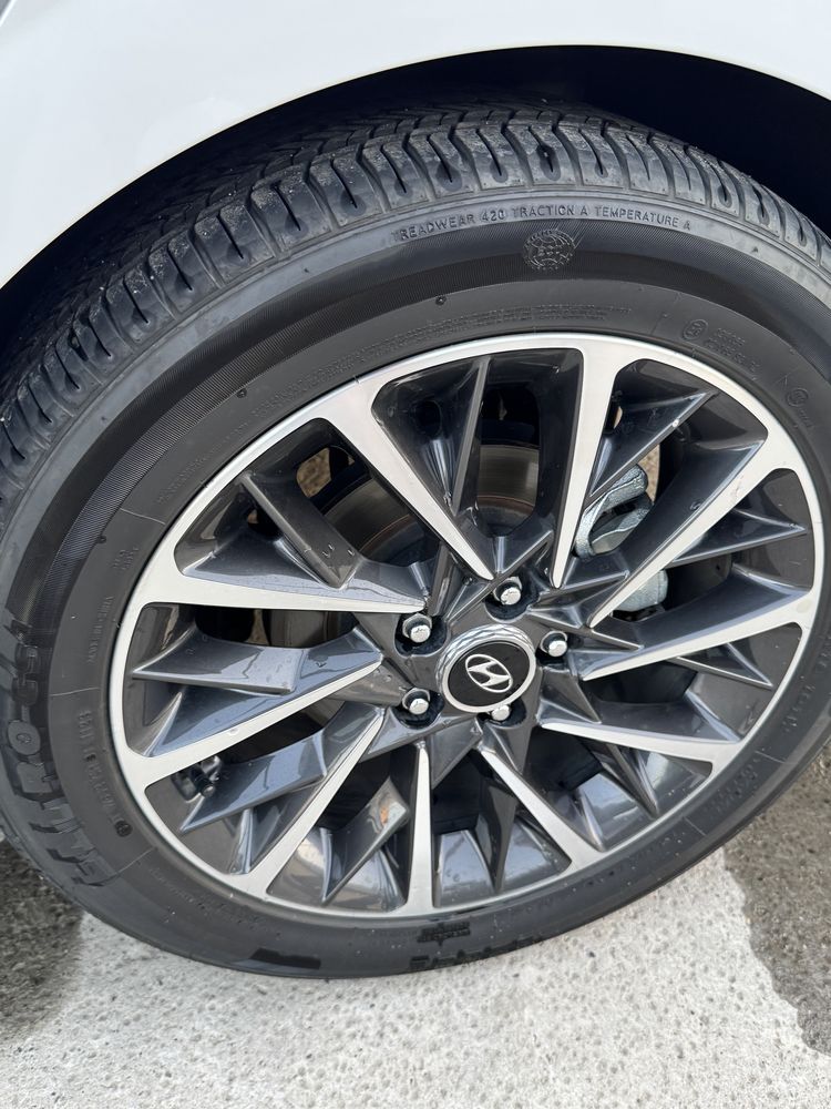 hyundai Sonata travel sotiladi