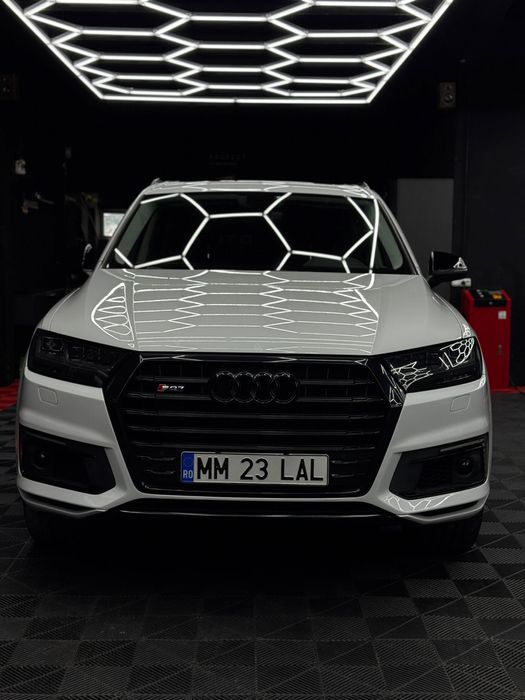 Audi Q7-Etron Plug-in Hybrid