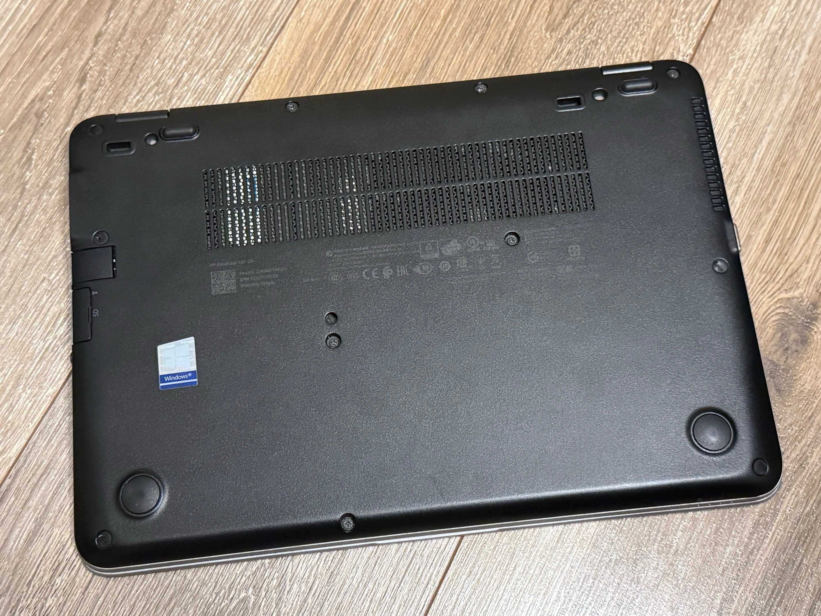 HP Elitebook 820 G4 i5/8RAM/256SSD