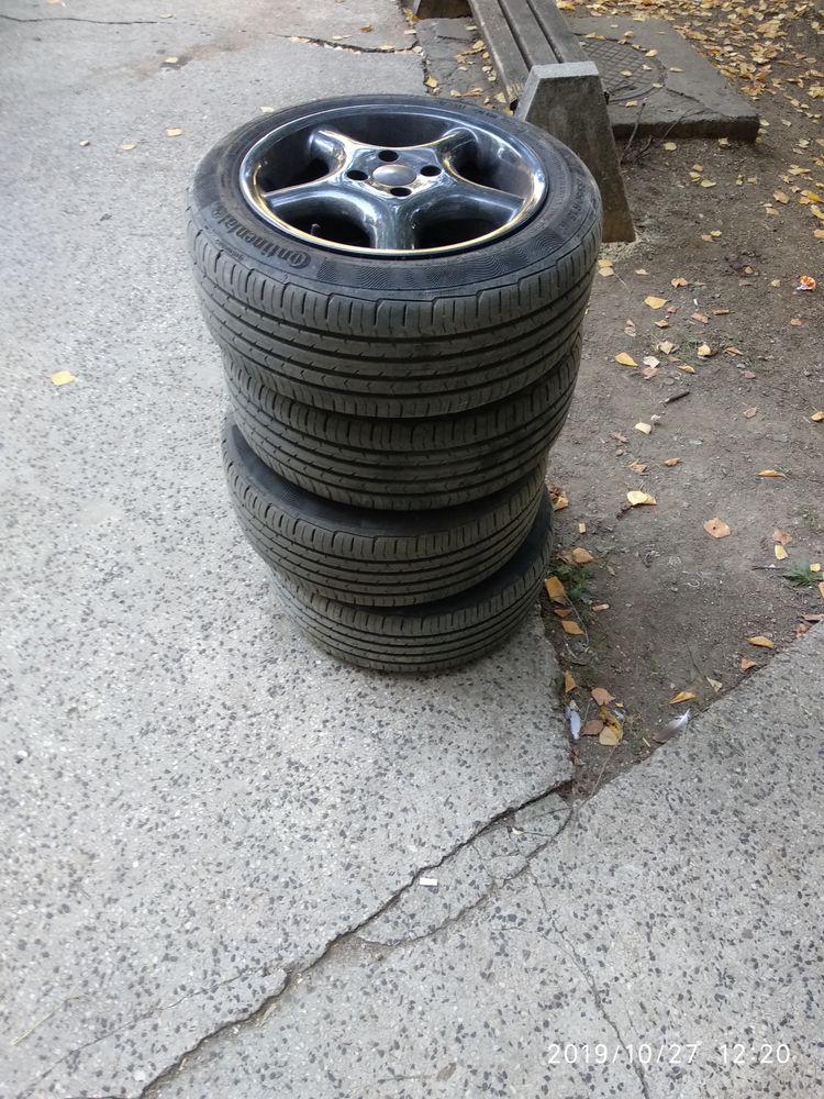 Продавам много запазени гуми