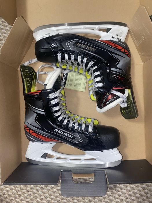 Коньки хоккейные новые
