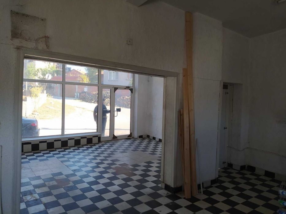Продава се Магазин в Велинград - 60 кв.м за 717 €/кв.м - Снимка #1