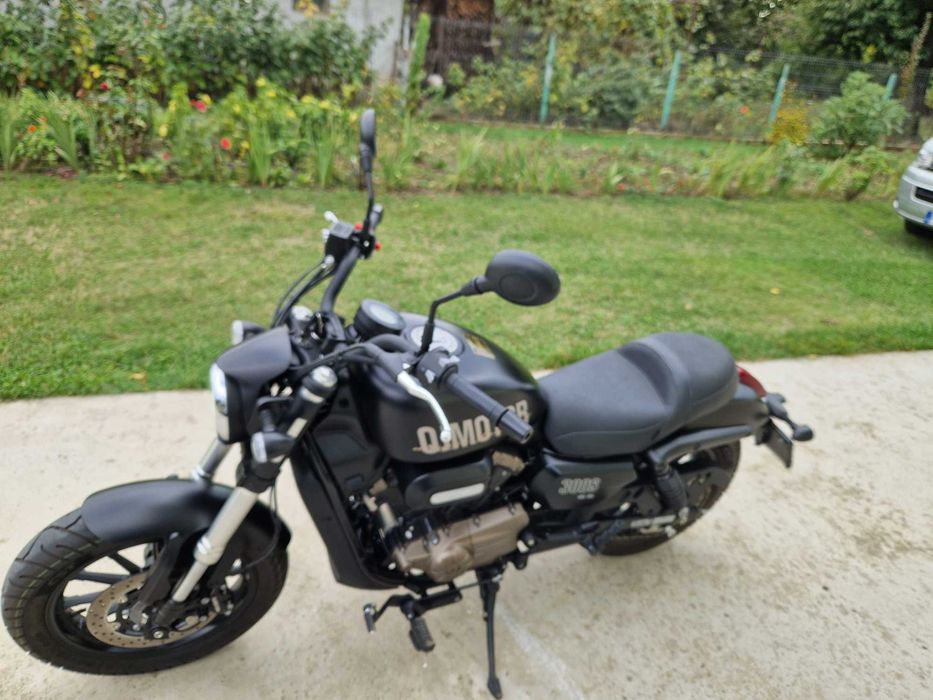 Vând motocicleta QJmotor 300 cc A2