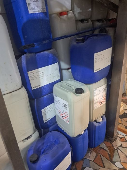 Канистры пластмассовые бу.