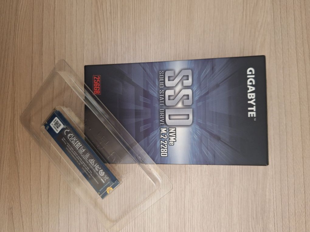 SSD NVME Gigabyte 256Gb