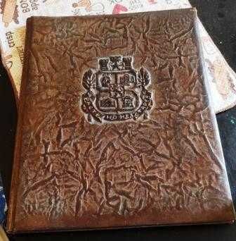 Луксозна кожена папка за поздравителни адреси, юбилеи и др.