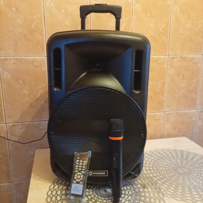 Boxa bluetooth aproape noua