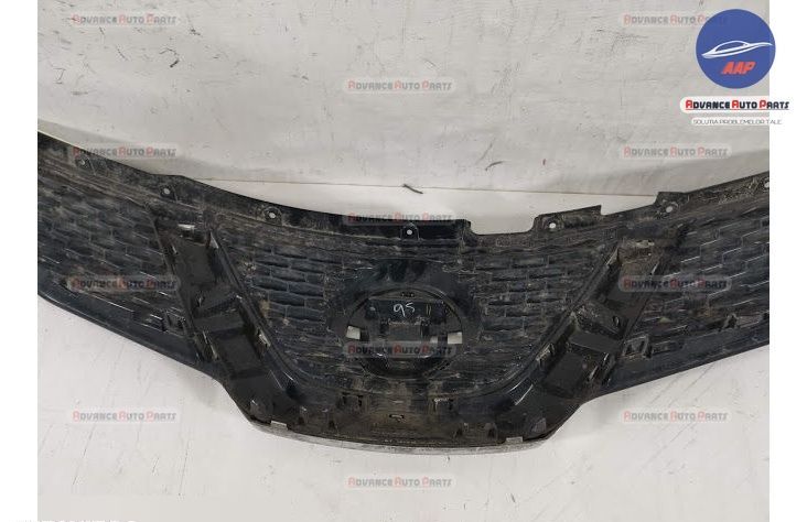 Оригинална централна решетка на радиатора Нисан Кашкай / Nissan Qashqa