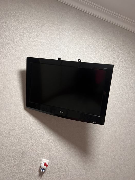 Телевизор LG  32, б/ у