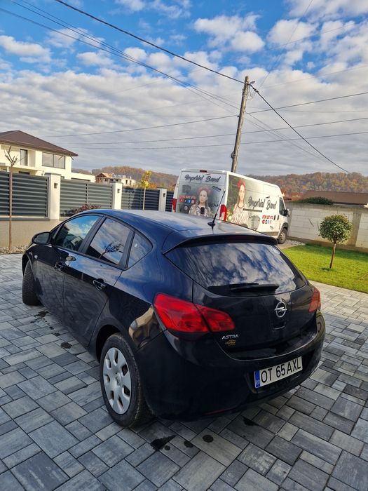 Vand Opel Astra J 1,6 Benzina+ GPL