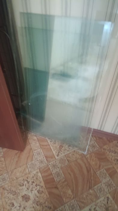 Продается стекло разного размера целые без повреждении