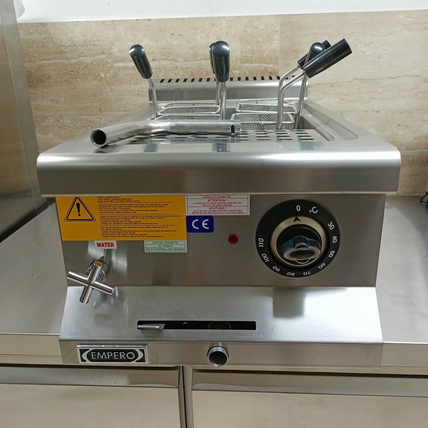 Masina electrica de gatit paste