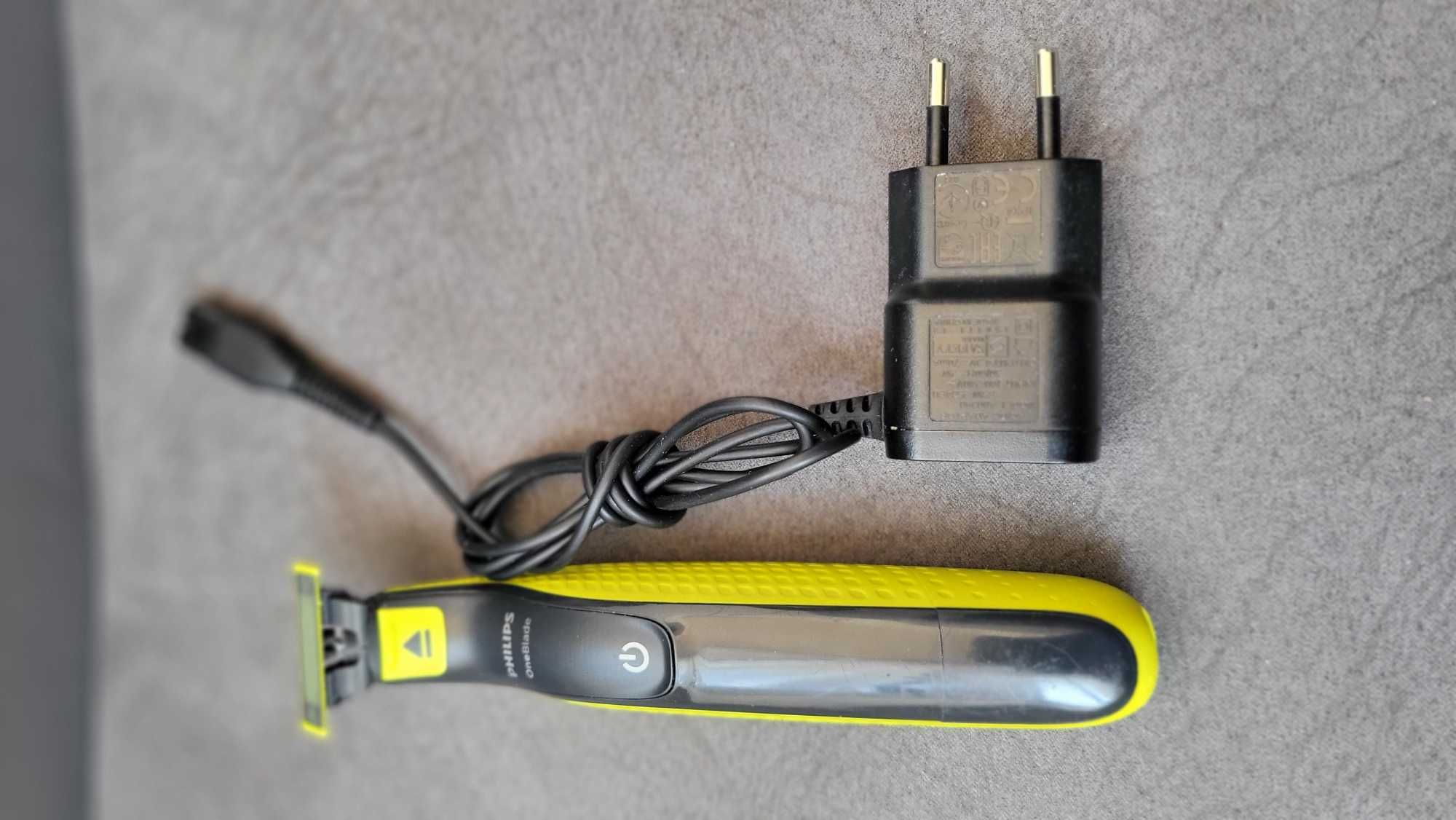 PHILIPS OneBlade  aparat de tuns si barberit+incarcator