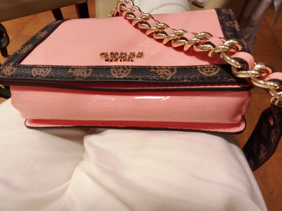 Нова чанта Guess, корал- 169 лв.
