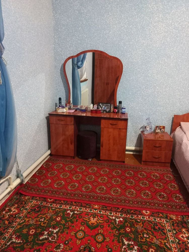 Диван ,Шкаф Тюрмоси сотилади