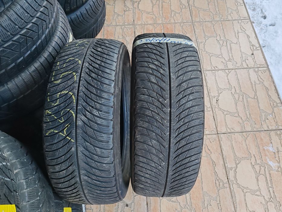 Vând cauciucuri 235/55/17 M+S 2 buc imp Germania