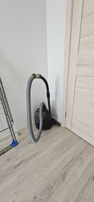 Пылесос Самсунг в рабочем состоянии  на запчасти