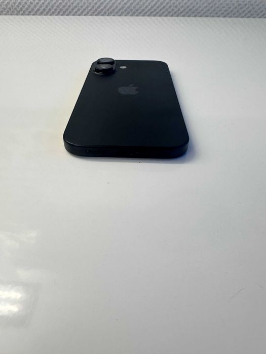 Iphone 16 128gb пълен комплект + кейс на Mous + 1г оставаща гаранция