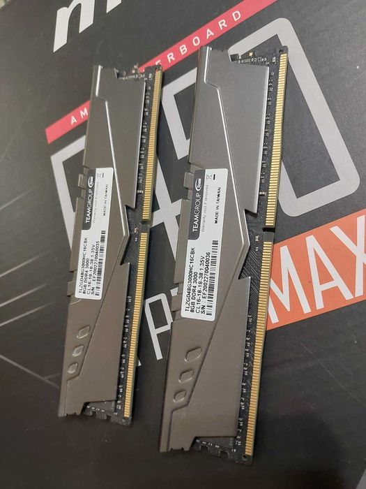 16GB 3000Mhz CL16 - Teamgroup