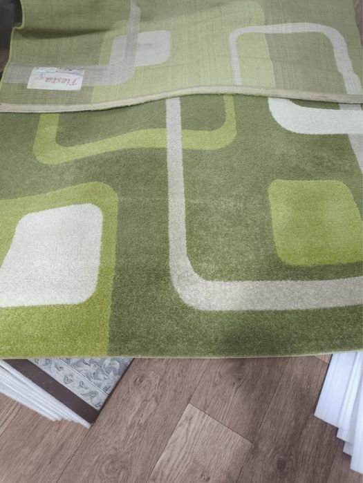 Продам зеленый ковер