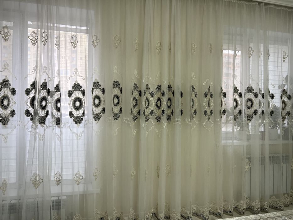 Продается тюль для зала 9 м