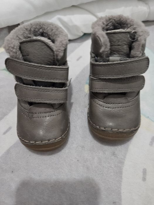 Нови ботушки за момче