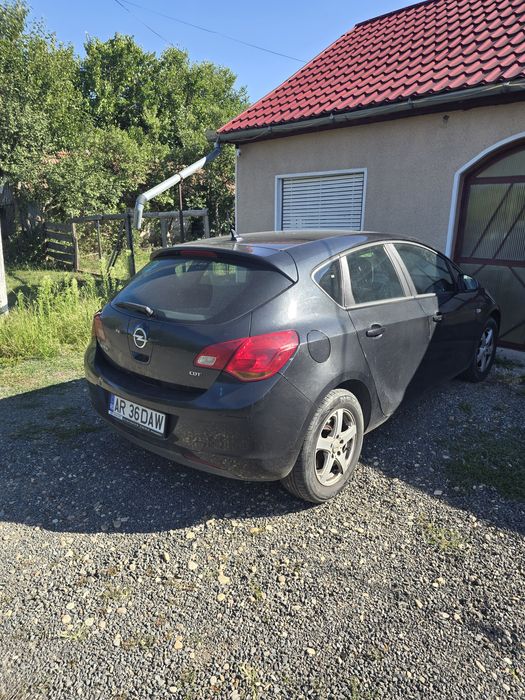 Opel Astra j 2012