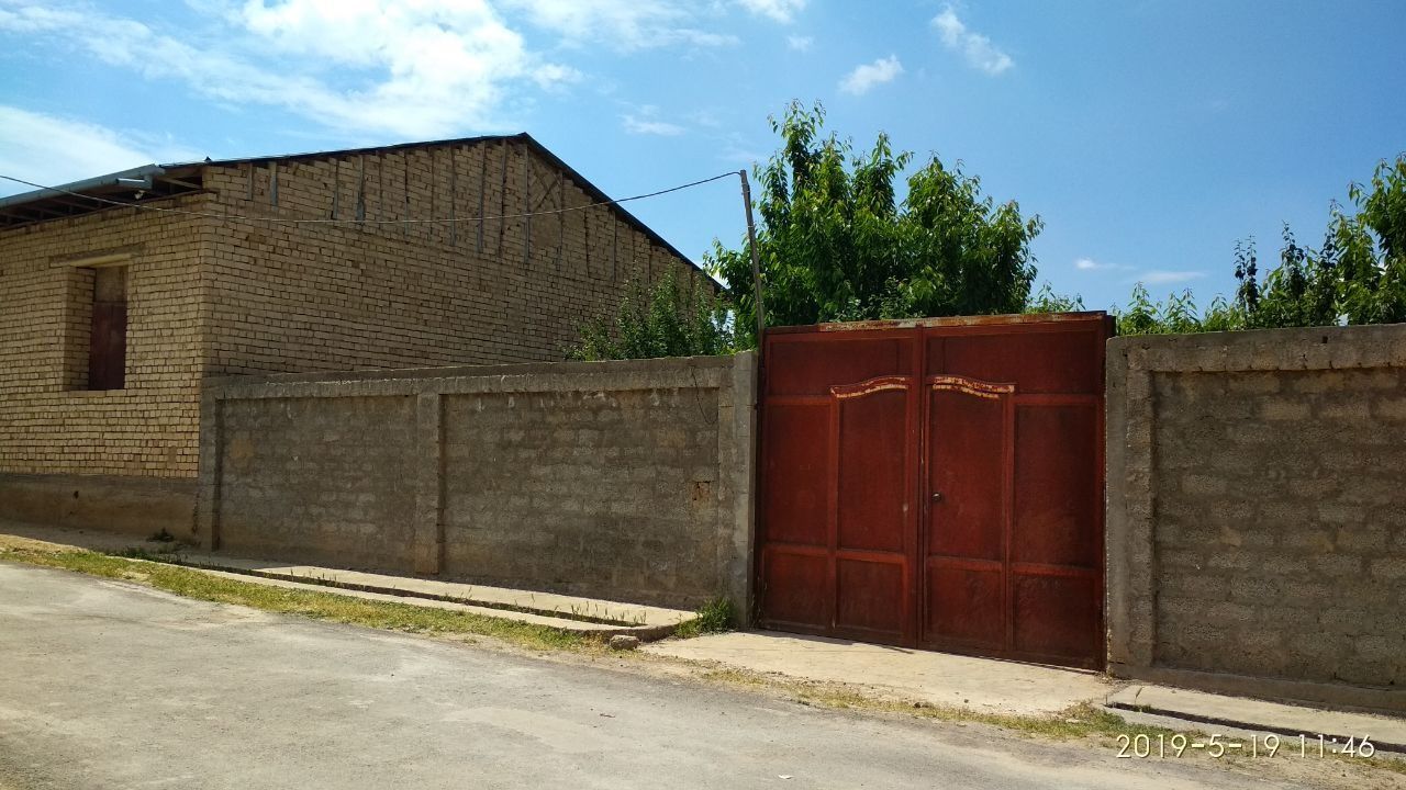 8 сотих участка сотилади, битмаган времянкаси бор
