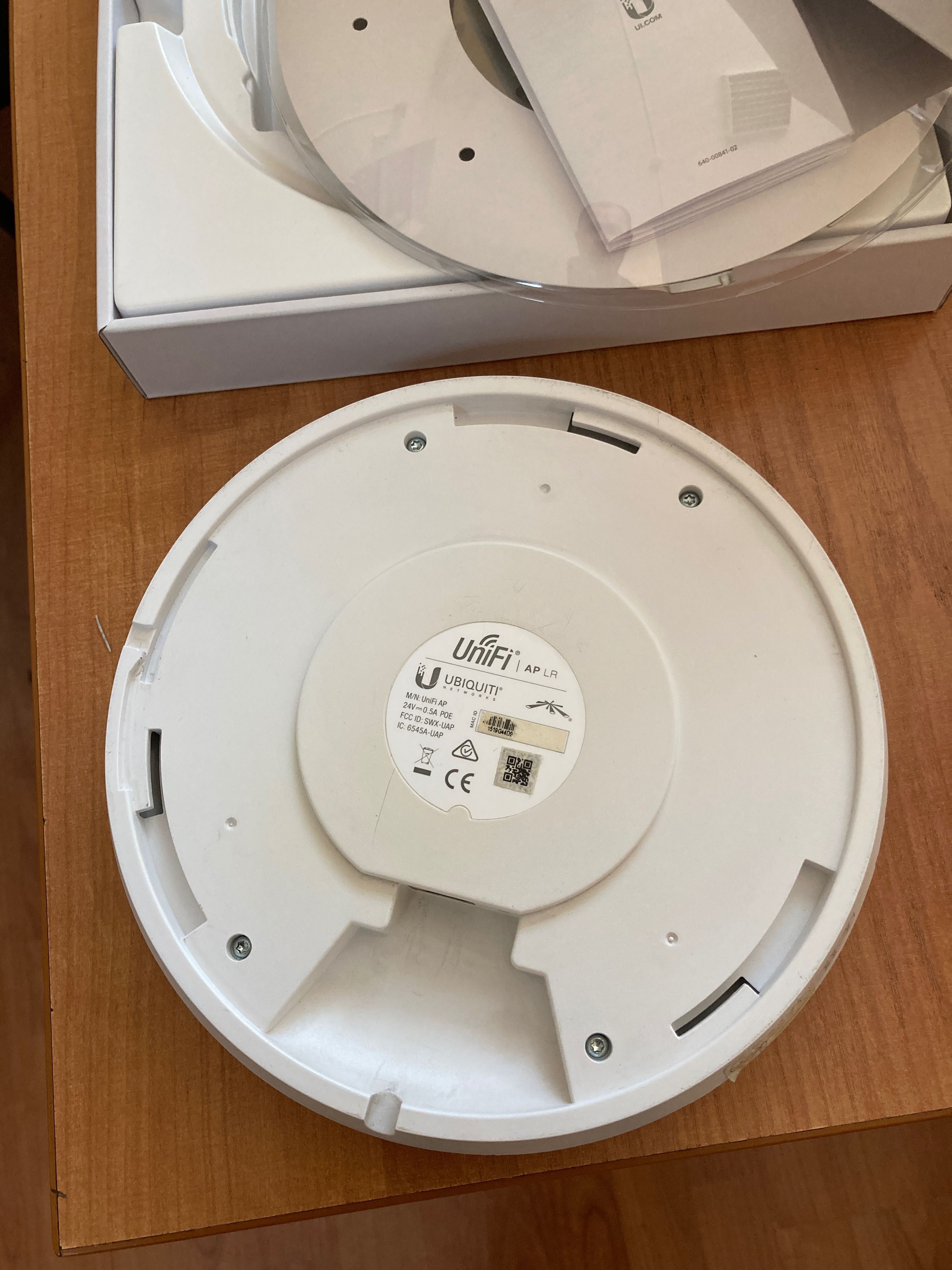 Точка доступа UniFi AP LR