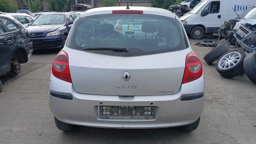 Dezmembrez Renault Clio 3-1.5 Diesel Euro 3 Din 2006