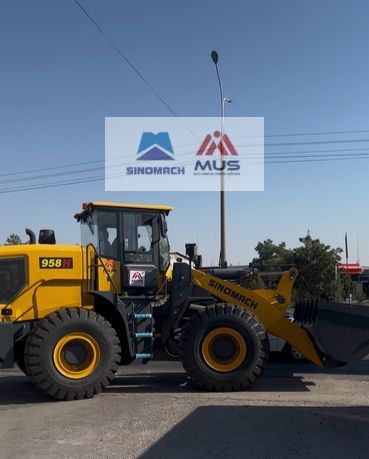 фронталный погрузчик. sinomach.