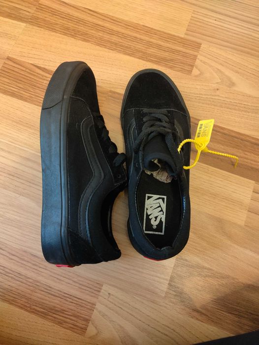 Adidasi Vans nr 37 noi
