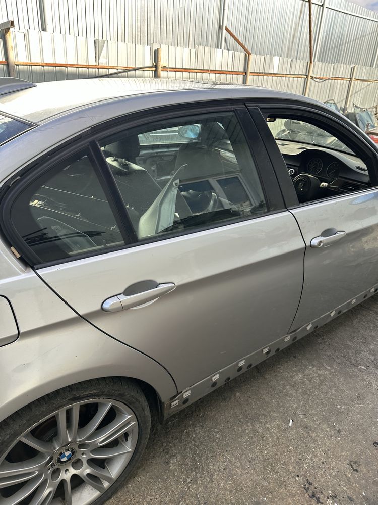 Portiera usa dreapta fata BMW Seria 3 E90 E91 gri metalizat