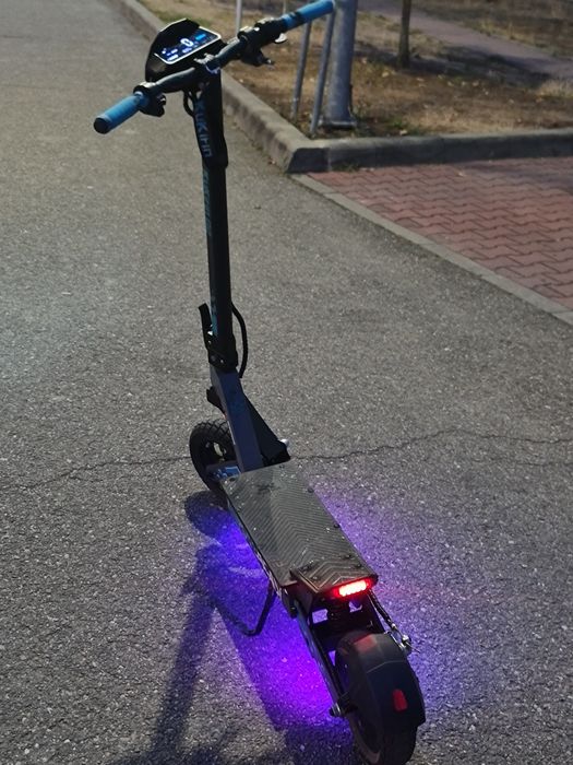 Vând trotineta electrica kukirin g2
