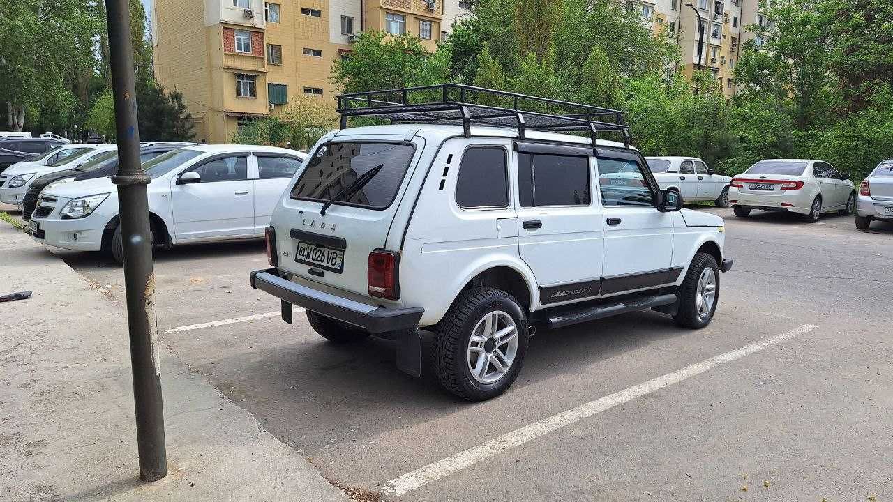 2018 yil VAZ Niva 5eshikli moshina sotiladi ВАЗ Нива 5дверная