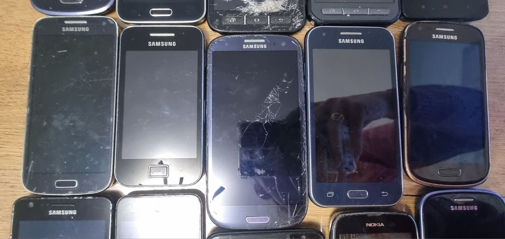 Смартфони Samsung за части