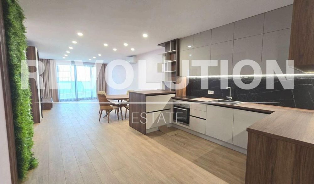 Четиристаен апартамент в района на м-т Ален мак!