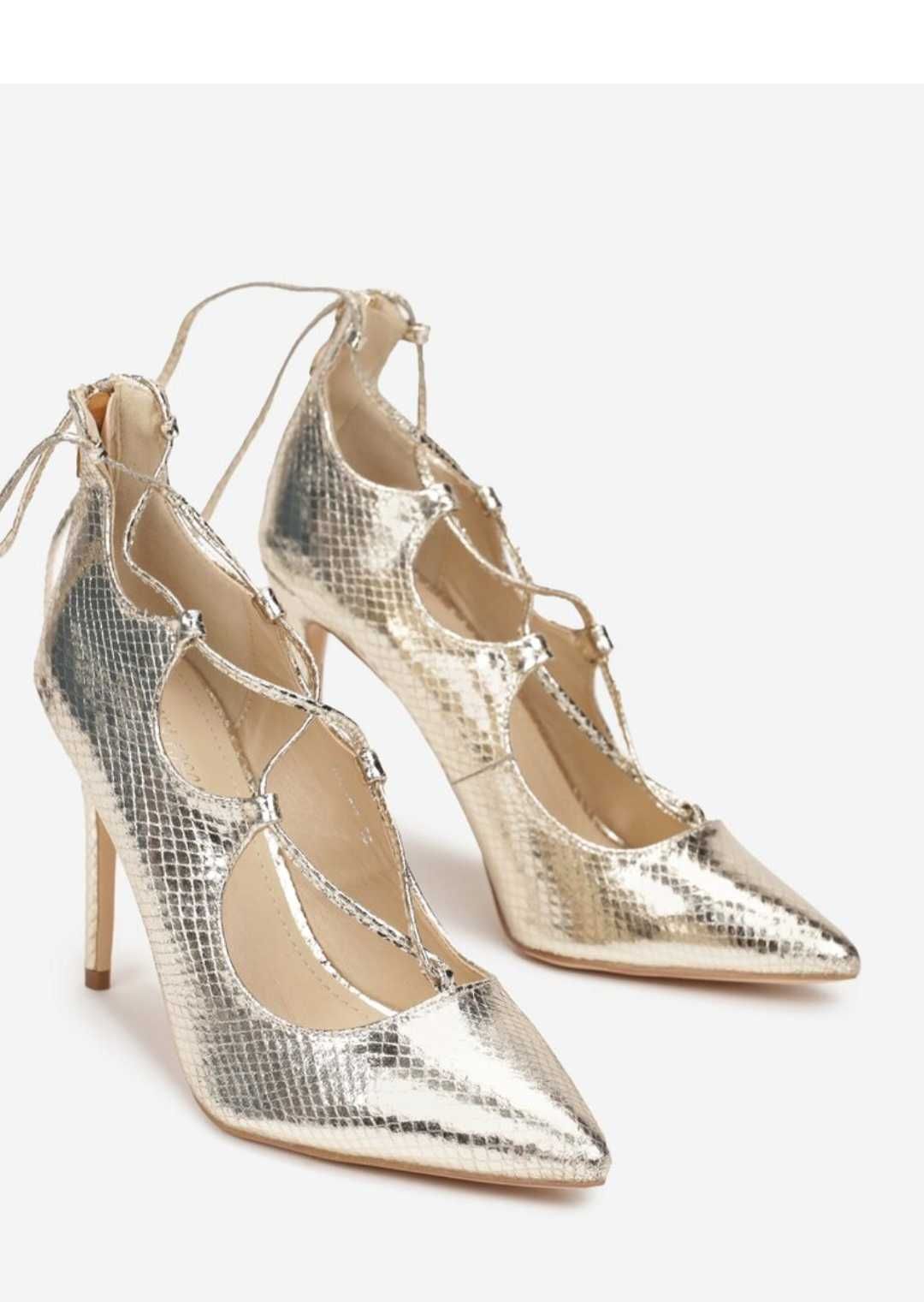 Vand pantofi noi nefolositi stiletto aurii