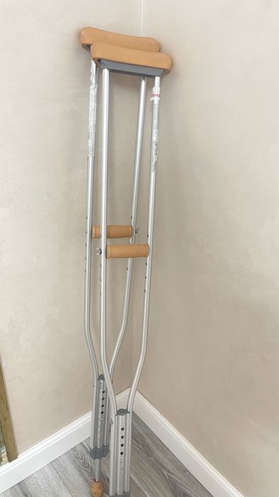 Продам костыли б/у