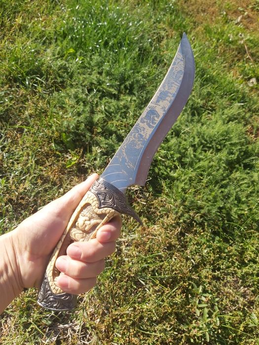 Колекционерски ловен нож с поставка-два модела