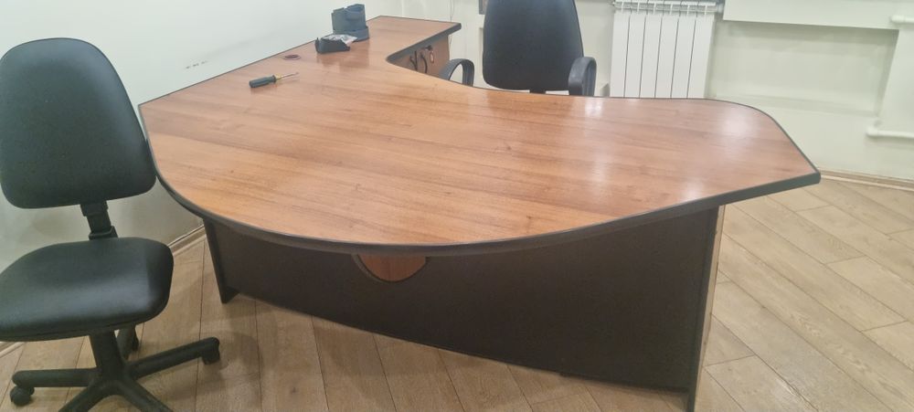 Продам стол для руководителя