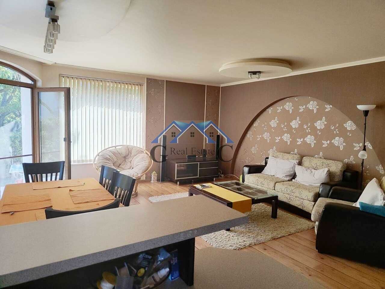 Къща 200м2,  двор 638м2, Морска панорама, Св.Св.Константин и Елена