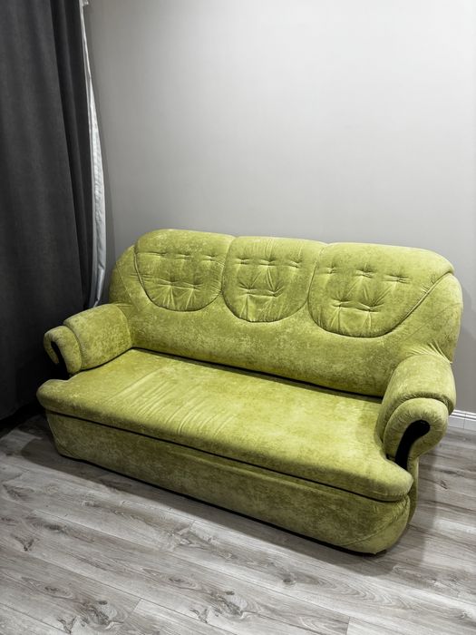 Диван раскладной почти новый