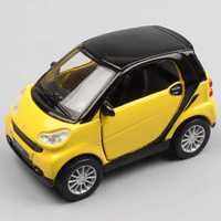 Модел на автомобил Maisto 1 Plus 1 Smart Car в жълт цвят