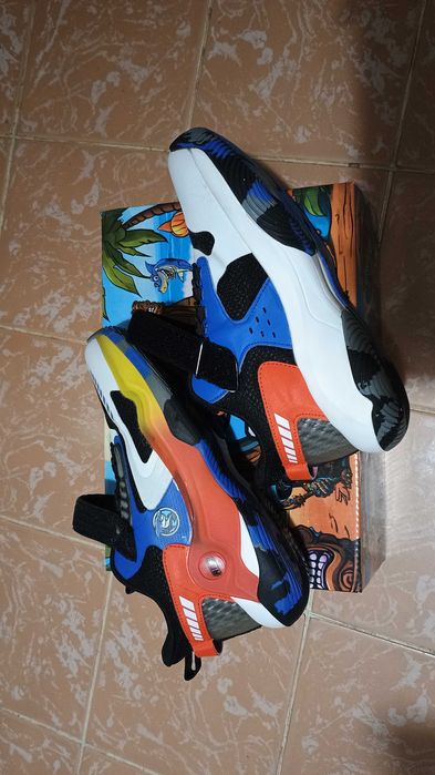 Нови маратонки APG