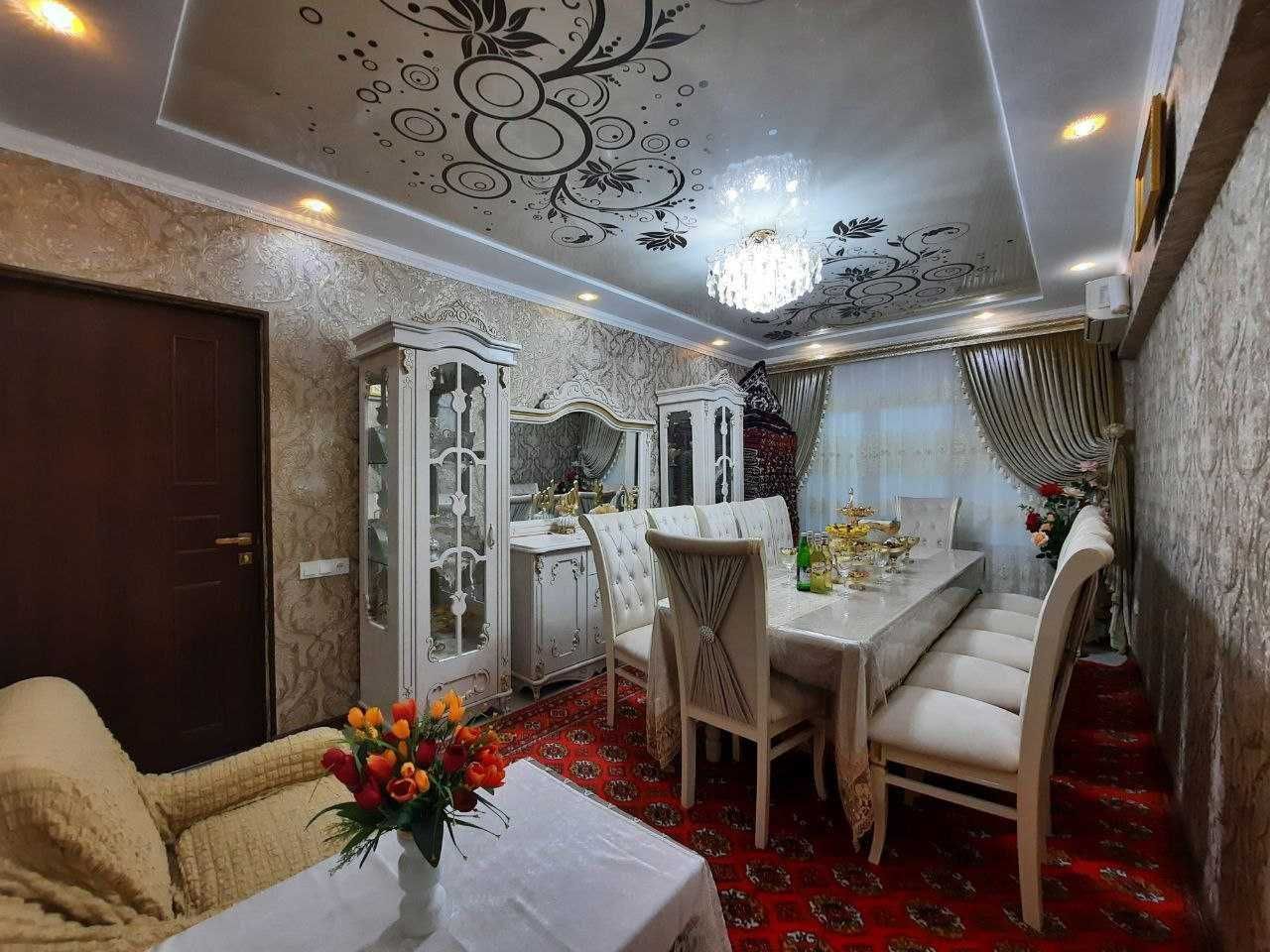 4-х комнатная метро Космонавтов (на последнем этаже) ID: 2718
