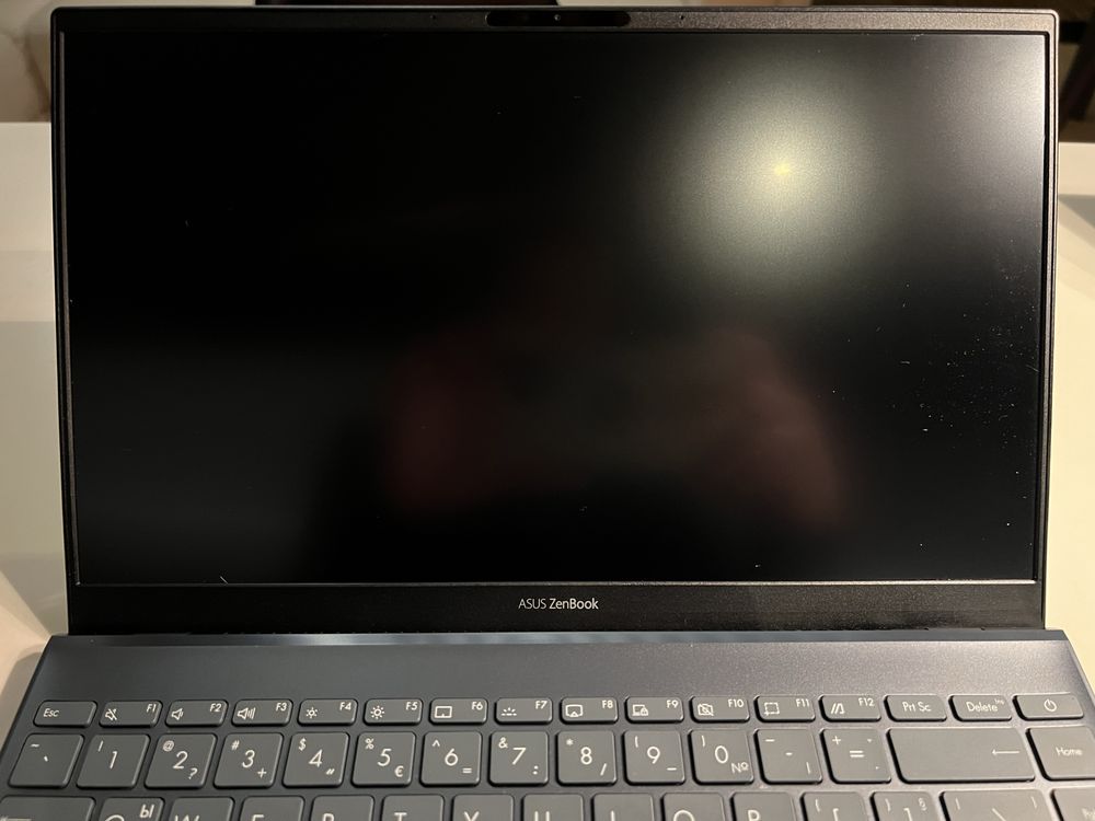 Лаптоп Asus ZenBook